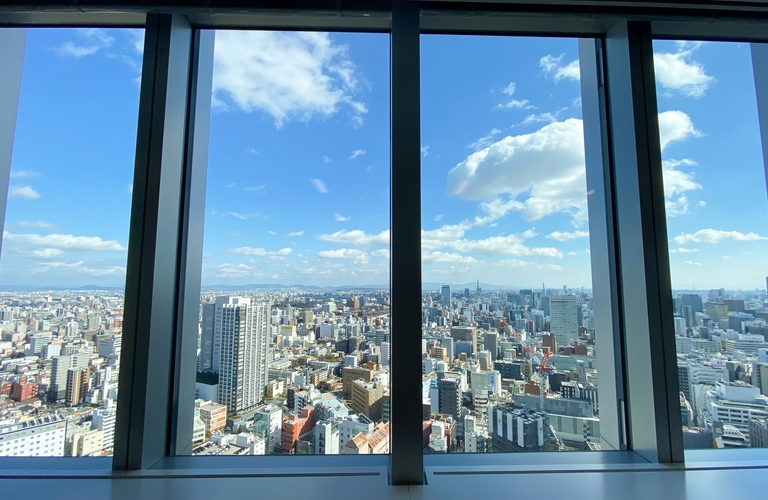 浦安で窓ガラスフィルムの施工はY’S COMPANYにお任せください。